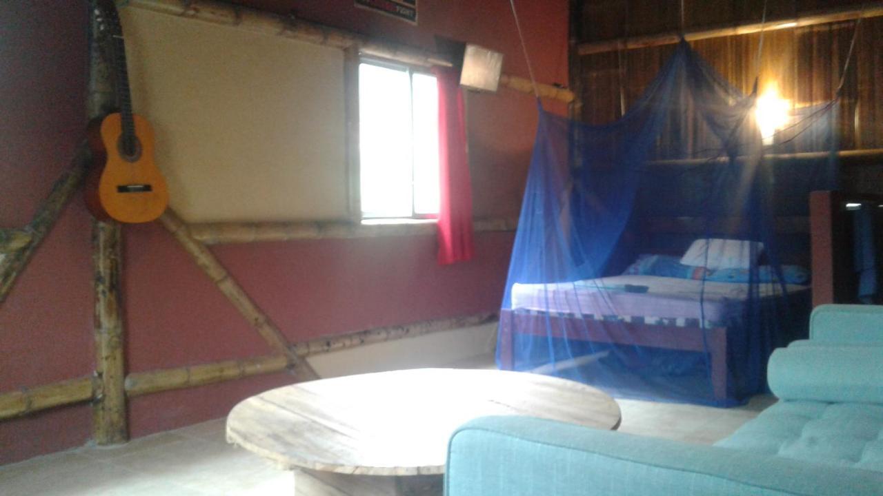 My Little House Surf&Backpacker Hostel Монтаньита Экстерьер фото