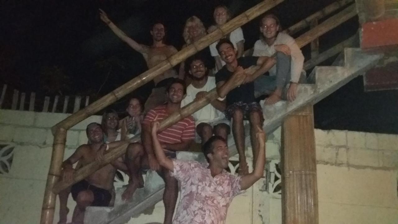 My Little House Surf&Backpacker Hostel Монтаньита Экстерьер фото